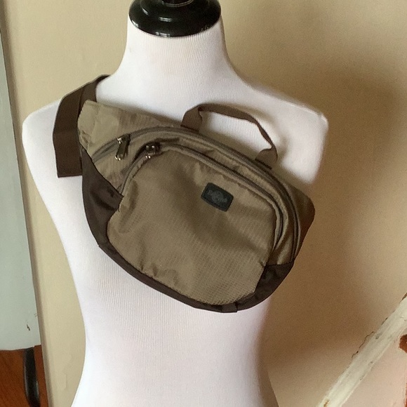 Eagle Creek Bags Eagle Creek Fanny Pack Nwt Poshmark